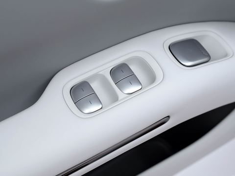 XPeng Xiao PengMONA L03 — China electric EV for export — photo 12