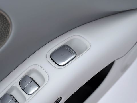 XPeng Xiao PengMONA L03 — China electric EV for export — photo 13