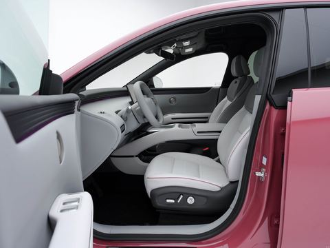 XPeng Xiao PengMONA L03 — China electric EV for export — photo 9