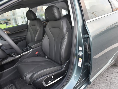 XPeng P5 — China electric EV for export — photo 10