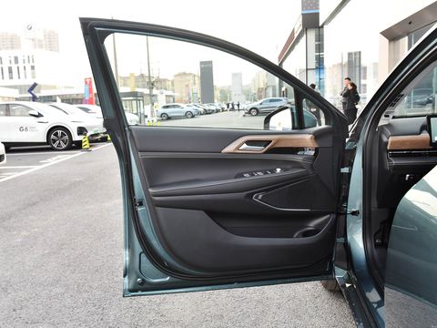 XPeng Xiao PengP5 — China electric EV for export — photo 11