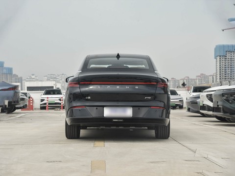 XPeng P5 — China electric EV for export — photo 6