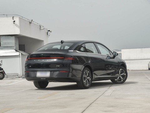 XPeng P5 — China electric EV for export — photo 7