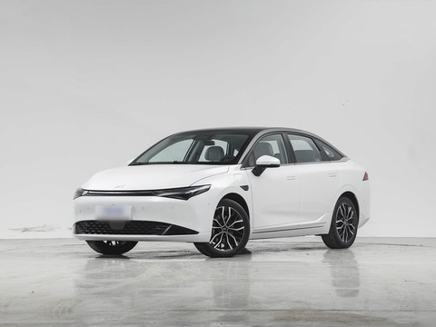 XPeng P5 — China electric EV for export — photo 8