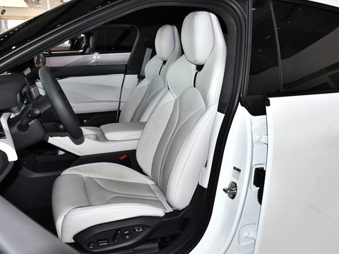 XPeng P7 — China electric EV for export — photo 10