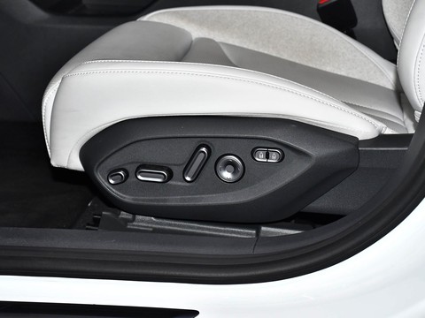 XPeng P7 — China electric EV for export — photo 12