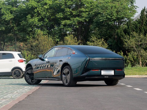 XPeng P7 — China electric EV for export — photo 5