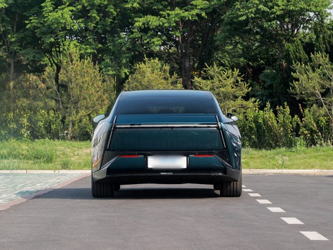 XPeng P7 — China electric EV for export — photo 6