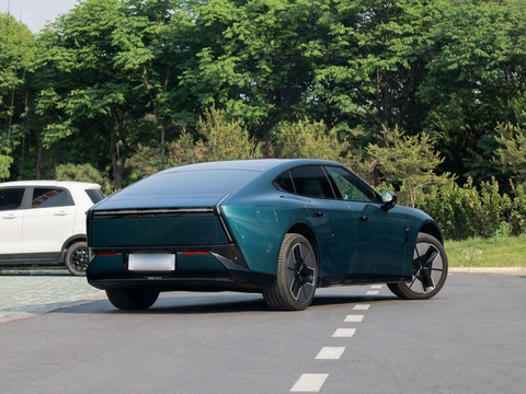 XPeng P7 — China electric EV for export — photo 7