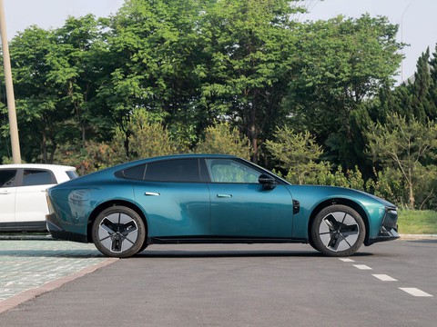 XPeng P7 — China electric EV for export — photo 8