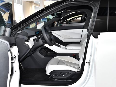 XPeng Xiao PengP7 — China electric EV for export — photo 9