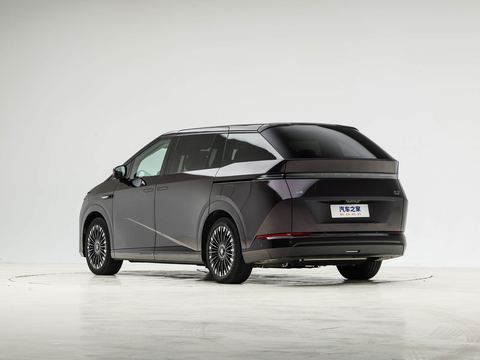XPeng Xiao PengX9 — China electric EV for export — photo 5