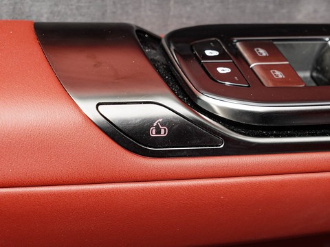 Yangwang U7 — China electric EV for export — photo 13