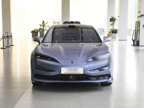 Yangwang U7 — China electric EV for export — photo 2