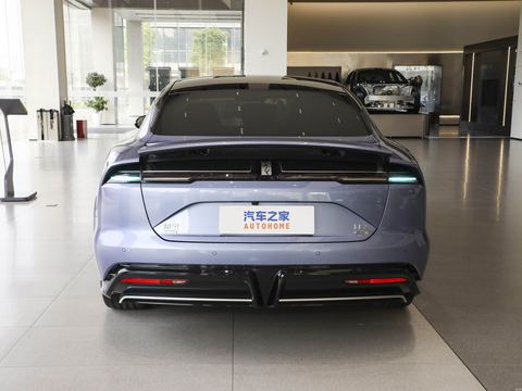 Yangwang Yang WangU7 — China electric EV for export — photo 6