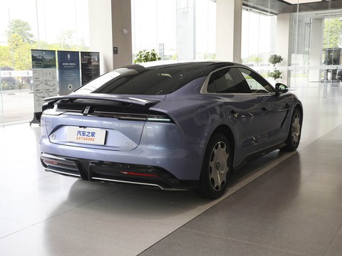 Yangwang U7 — China electric EV for export — photo 7