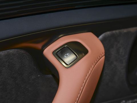 Yangwang Yang WangU8 — China electric EV for export — photo 13