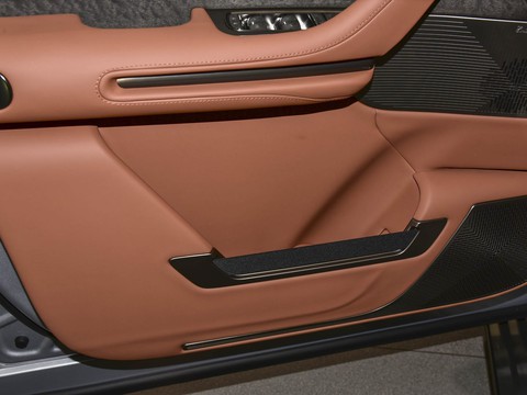 Yangwang U8 — China range-extender EV for export — photo 15