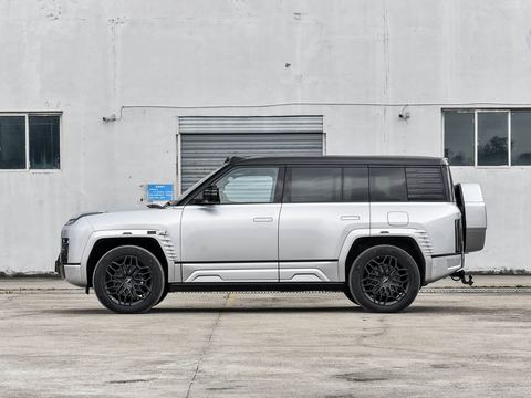 Yangwang Yang WangU8 — China electric EV for export — photo 4