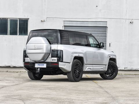 Yangwang Yang WangU8 — China electric EV for export — photo 7