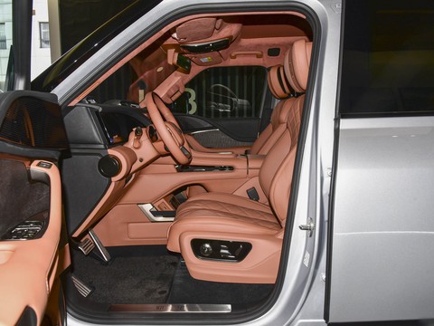 Yangwang U8 — China range-extender EV for export — photo 9