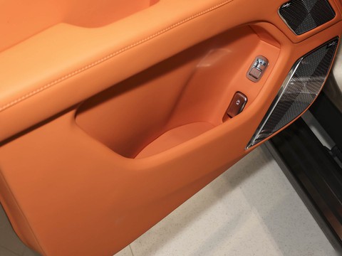 Yangwang U8 L — China range-extender EV for export — photo 16