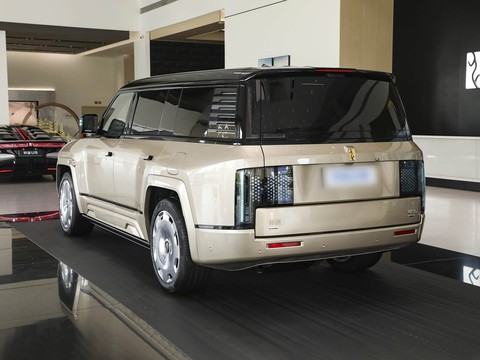 Yangwang U8 L — China range-extender EV for export — photo 5