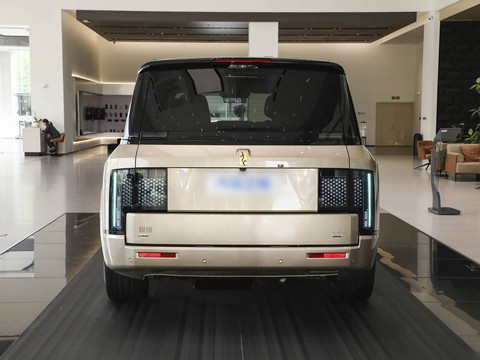 Yangwang U8 L — China range-extender EV for export — photo 6