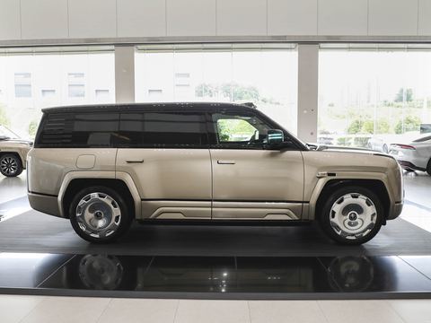 Yangwang Yang WangU8 L — China electric EV for export — photo 8