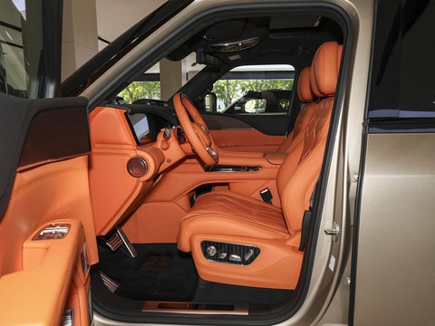 Yangwang U8 L — China range-extender EV for export — photo 9