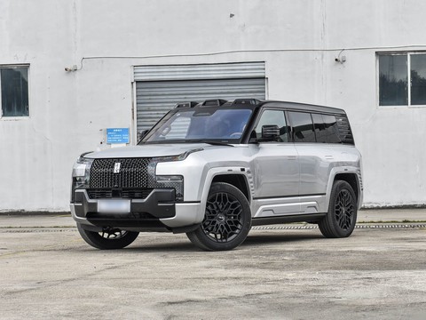 Yangwang U8 — China range-extender EV for export