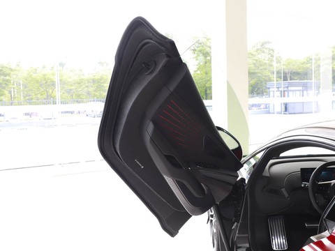 Yangwang U9 — China electric EV for export — photo 11