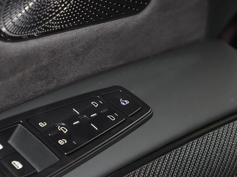 Yangwang Yang WangU9 — China electric EV for export — photo 12