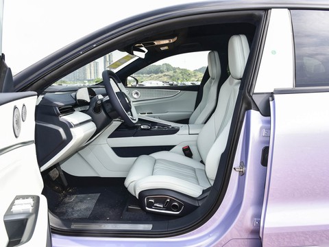 Zeekr 001 — China electric EV for export — photo 9
