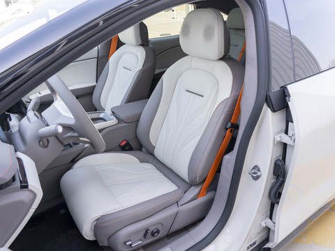 Zeekr 007 — China electric EV for export — photo 10