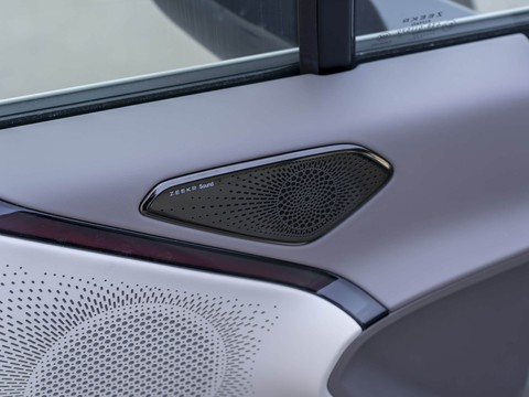 Zeekr 007 — China electric EV for export — photo 15
