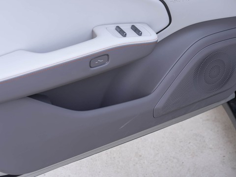 Zeekr 007 — China electric EV for export — photo 16