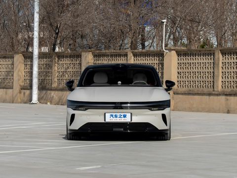 Zeekr Ji Ke007 — China electric EV for export — photo 2