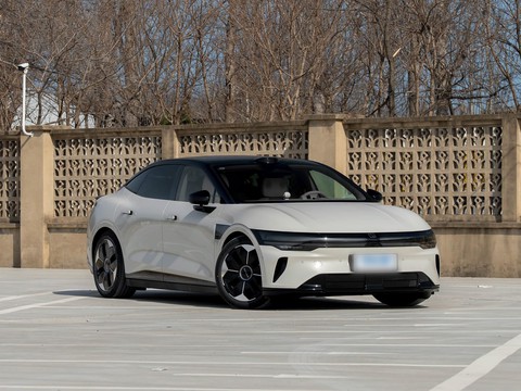 Zeekr 007 — China electric EV for export — photo 3