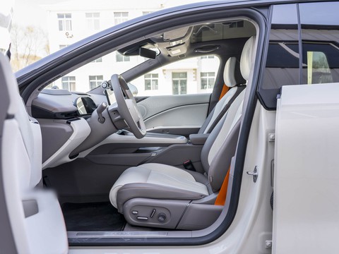 Zeekr 007 — China electric EV for export — photo 9