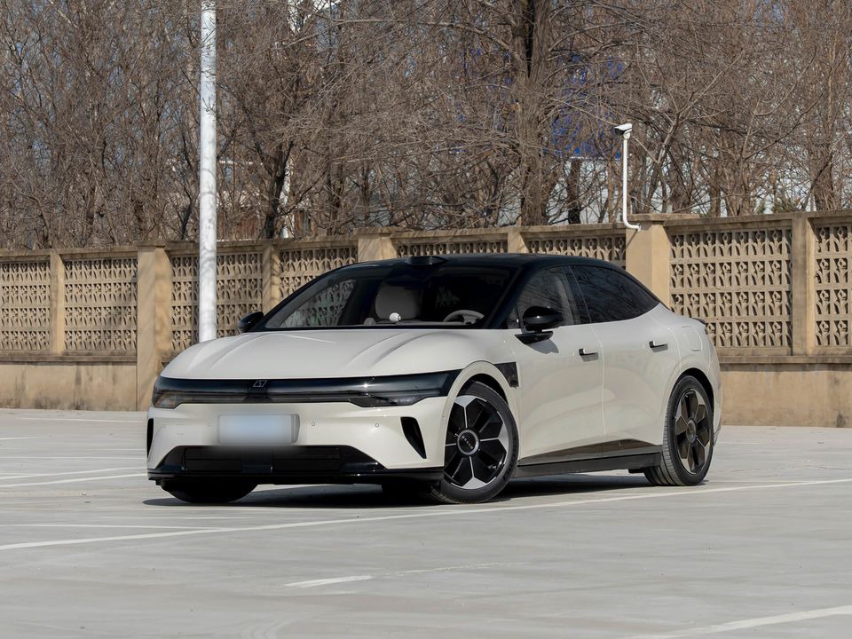 Zeekr 007 — China electric EV for export