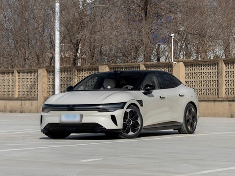 Zeekr 007 — China electric EV for export
