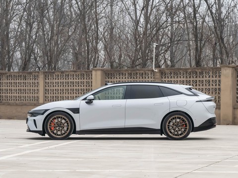 Zeekr 007 GT — China electric EV for export — photo 4