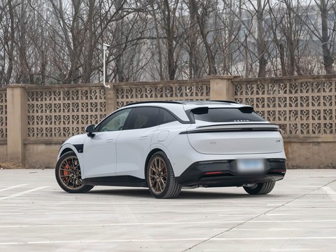Zeekr 007 GT — China electric EV for export — photo 5