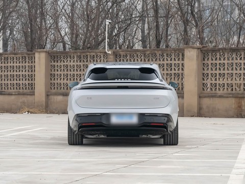 Zeekr 007 GT — China electric EV for export — photo 6