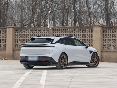 Zeekr 007 GT — China electric EV for export — photo 7
