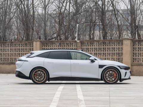 Zeekr 007 GT — China electric EV for export — photo 8