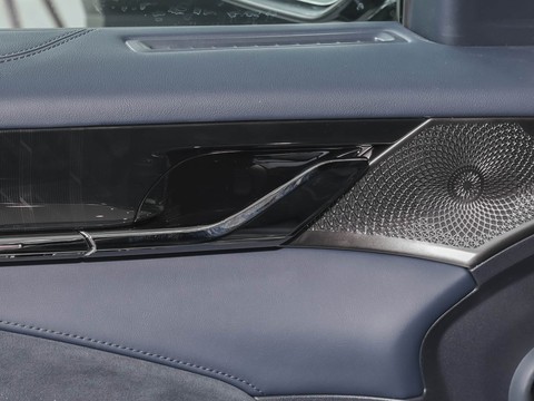 Zeekr 009 — China electric EV for export — photo 13