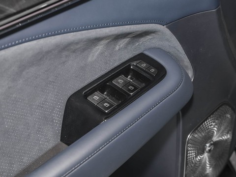 Zeekr 009 — China electric EV for export — photo 14