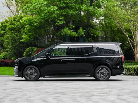 Zeekr Ji Ke009 — China electric EV for export — photo 4